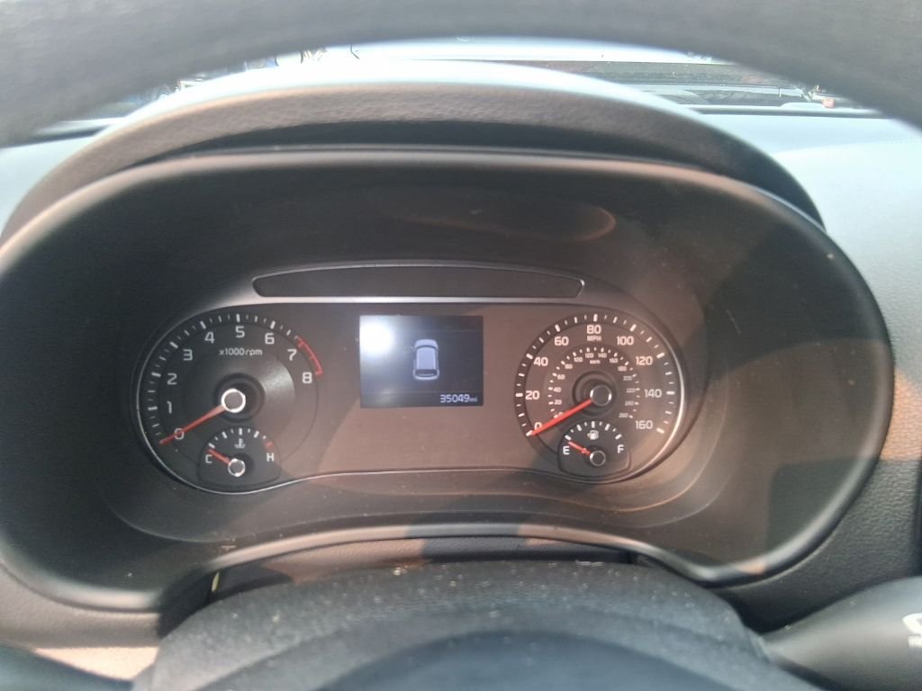 Used 2022 Red Kia LX image 7