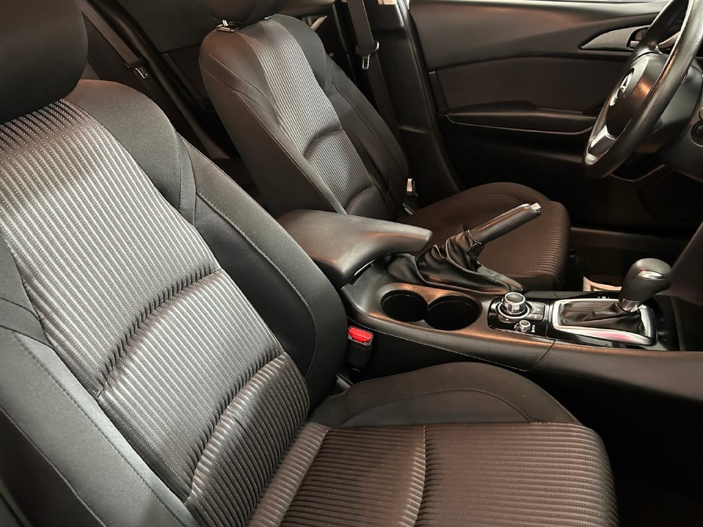 Used 2016 Silver Mazda i Sport image 14