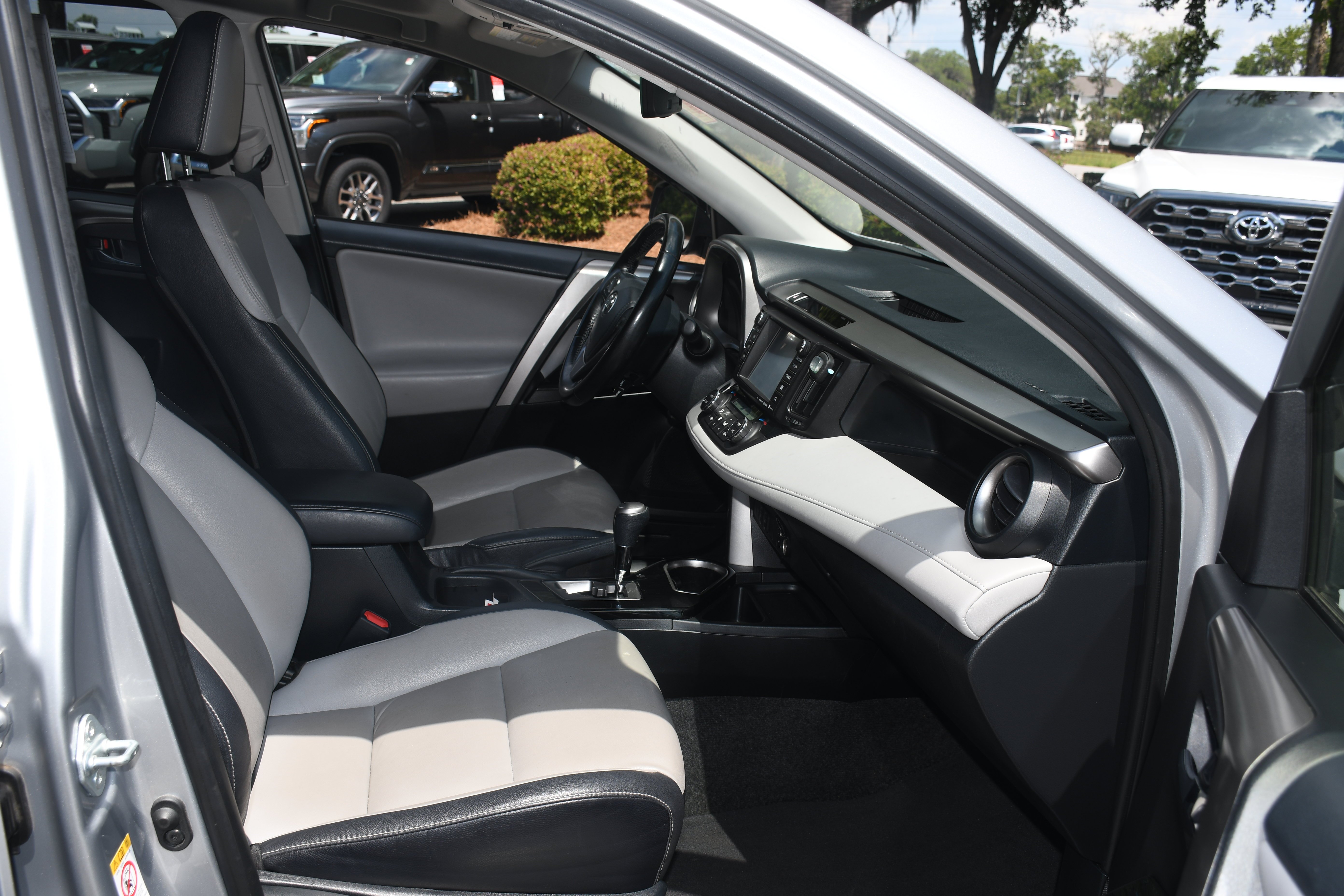 Used 2018 Silver Toyota Limited image 21