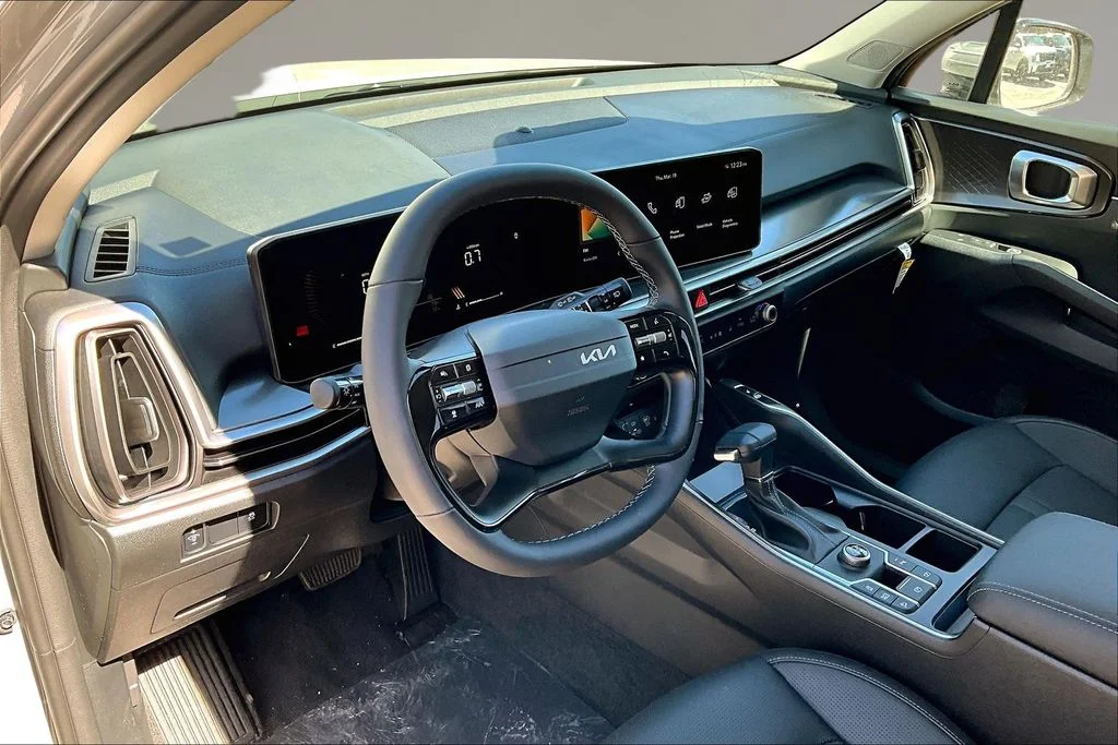 New 2026 Wolf Gray Kia S image 7