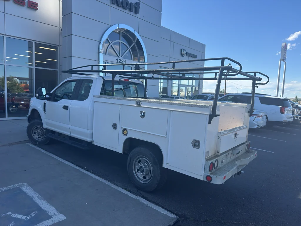 Used 2019 Oxford White Ford XL image 3