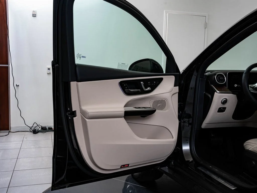 Used 2026 Black Mercedes-Benz GLC 300 image 29