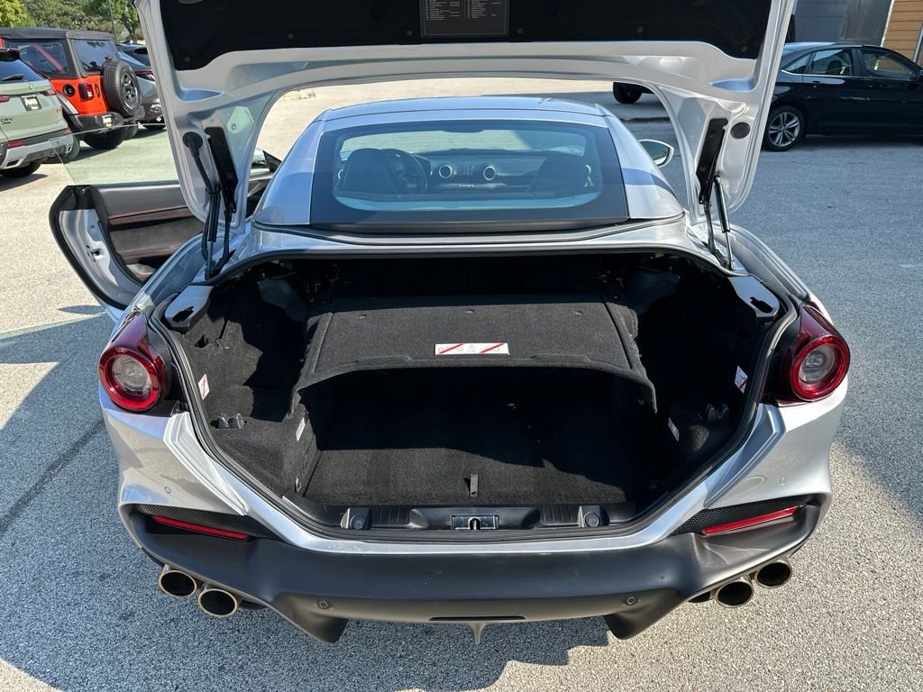 Used 2022 Silver Ferrari Base image 10