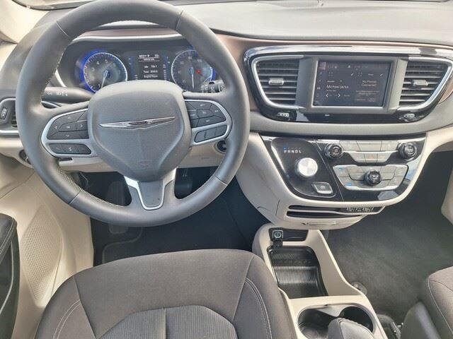 Used 2023 Bright White Clearcoat Chrysler LX image 24