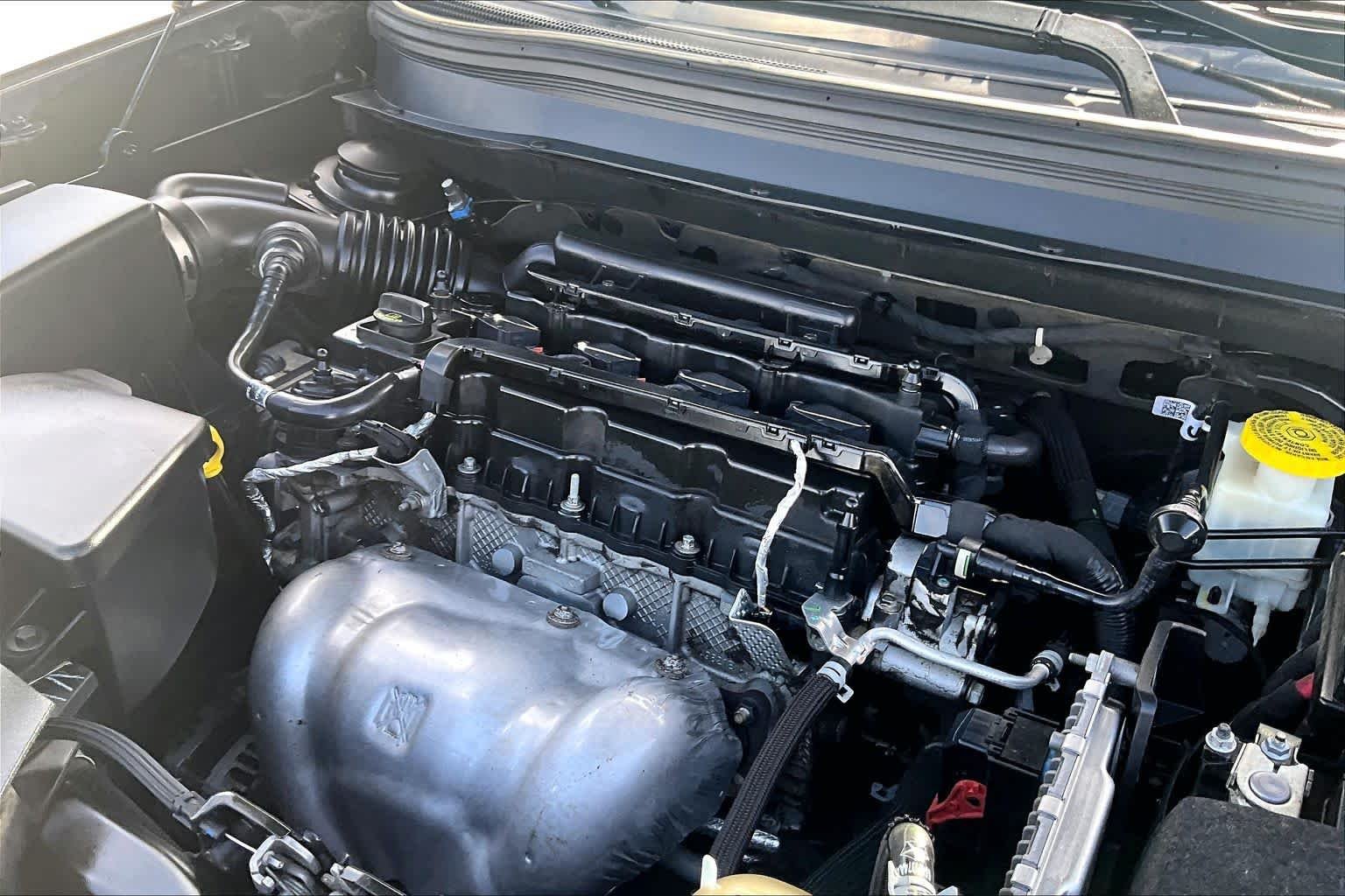 Used 2019 Diamond Black Crystal Pearlcoat Jeep Latitude Plus image 31