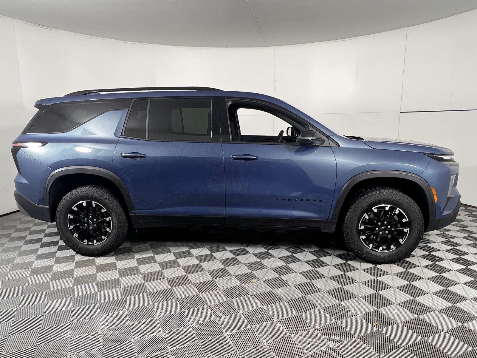 Used 2025 Lakeshore Blue Chevrolet Z71 image 11