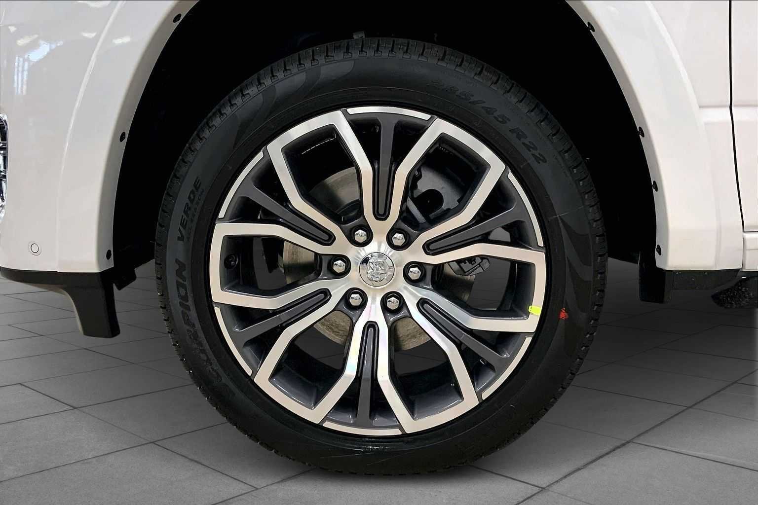 New 2026 Ivory White Tri-Coat Pearl-Coat Exterior Paint RAM Tungsten image 9