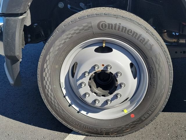 New 2026 Oxford White Ford F-450® XL image 22