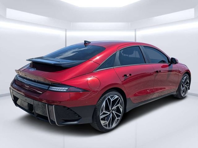 Used 2024 Red Hyundai SEL image 3