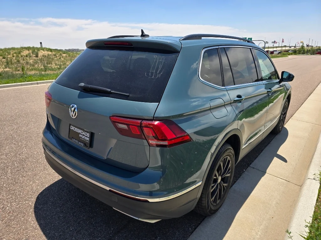 Used 2020 Stone Blue Metallic Volkswagen SE image 5