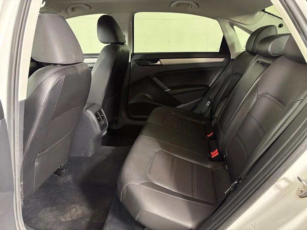 Used 2022  Volkswagen 2.0T SE image 33