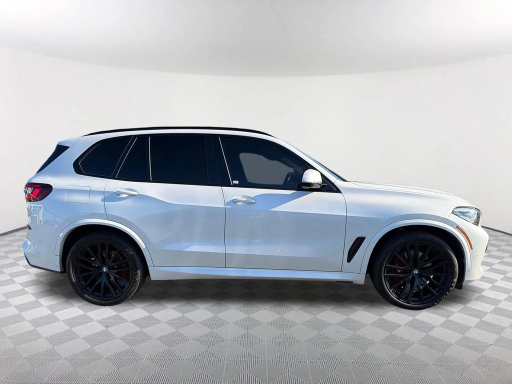 Used 2023 White BMW xDrive40i image 4