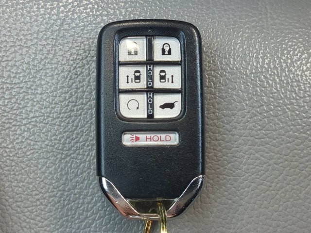 Used 2018 Silver Honda EX-L image 37