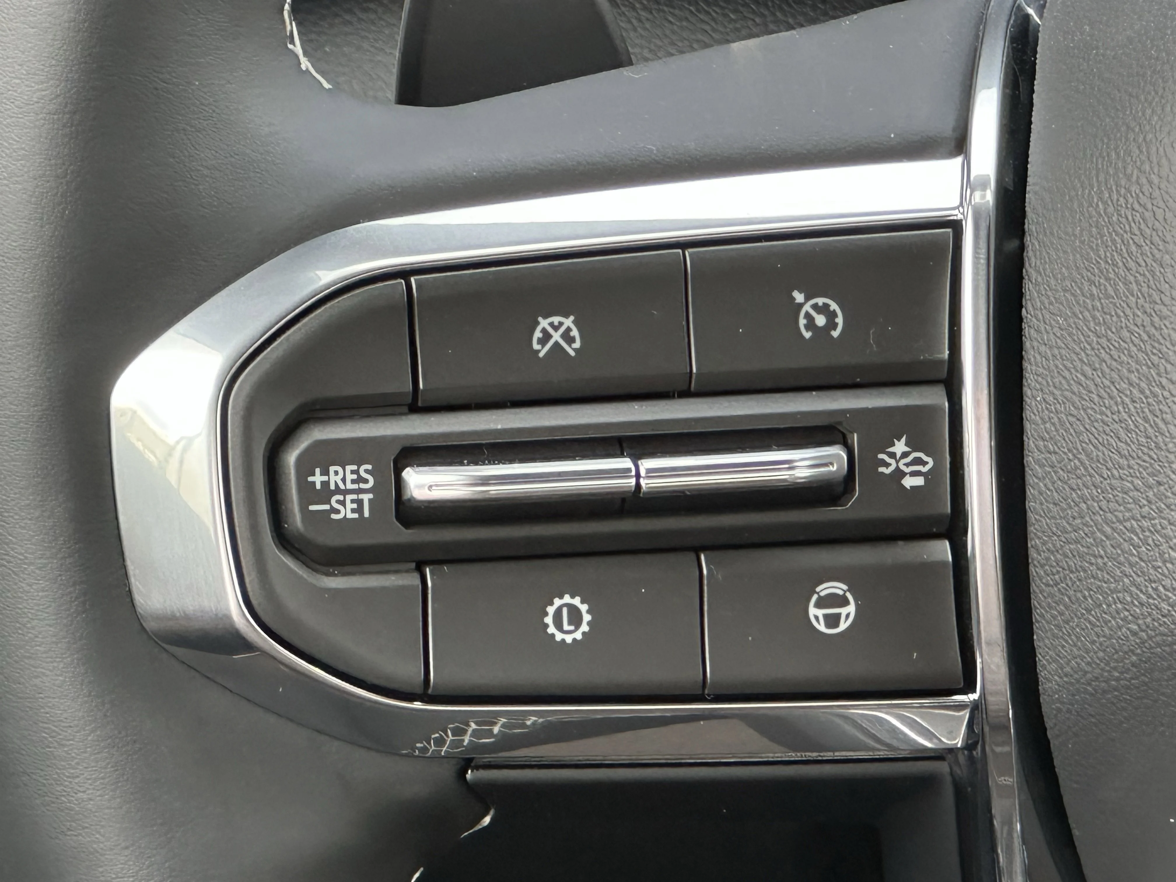 New 2026 Glacier White Tricoat GMC Denali Ultimate image 12
