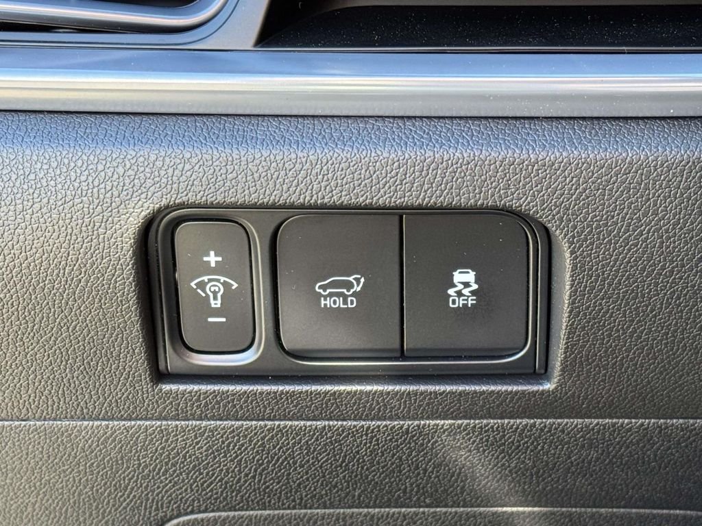 Used 2026 Green Kia X-Line SX Prestige image 28
