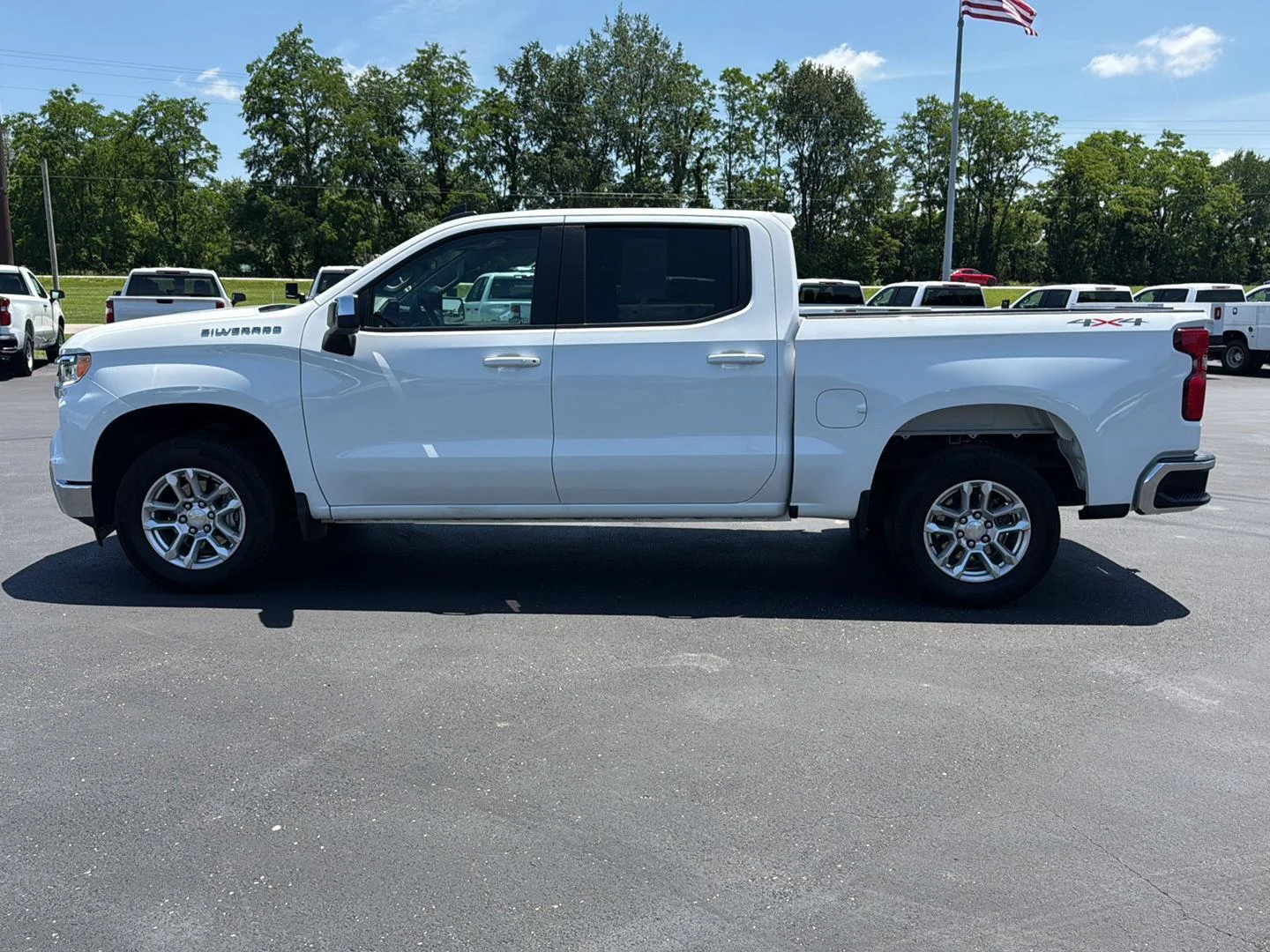 Used 2023 Summit White Chevrolet LT image 8