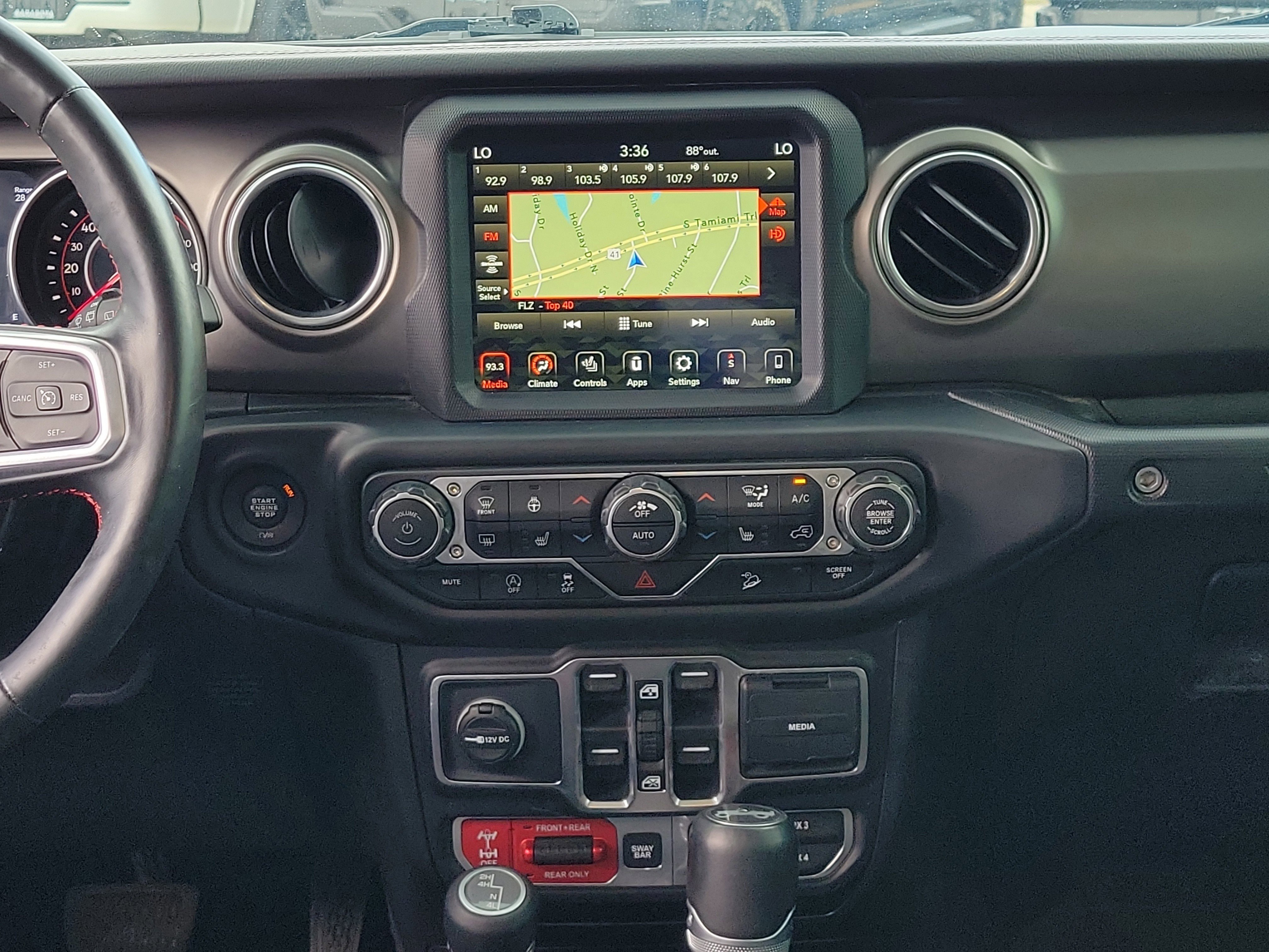 Used 2019 Bikini Pearlcoat Jeep Rubicon image 19
