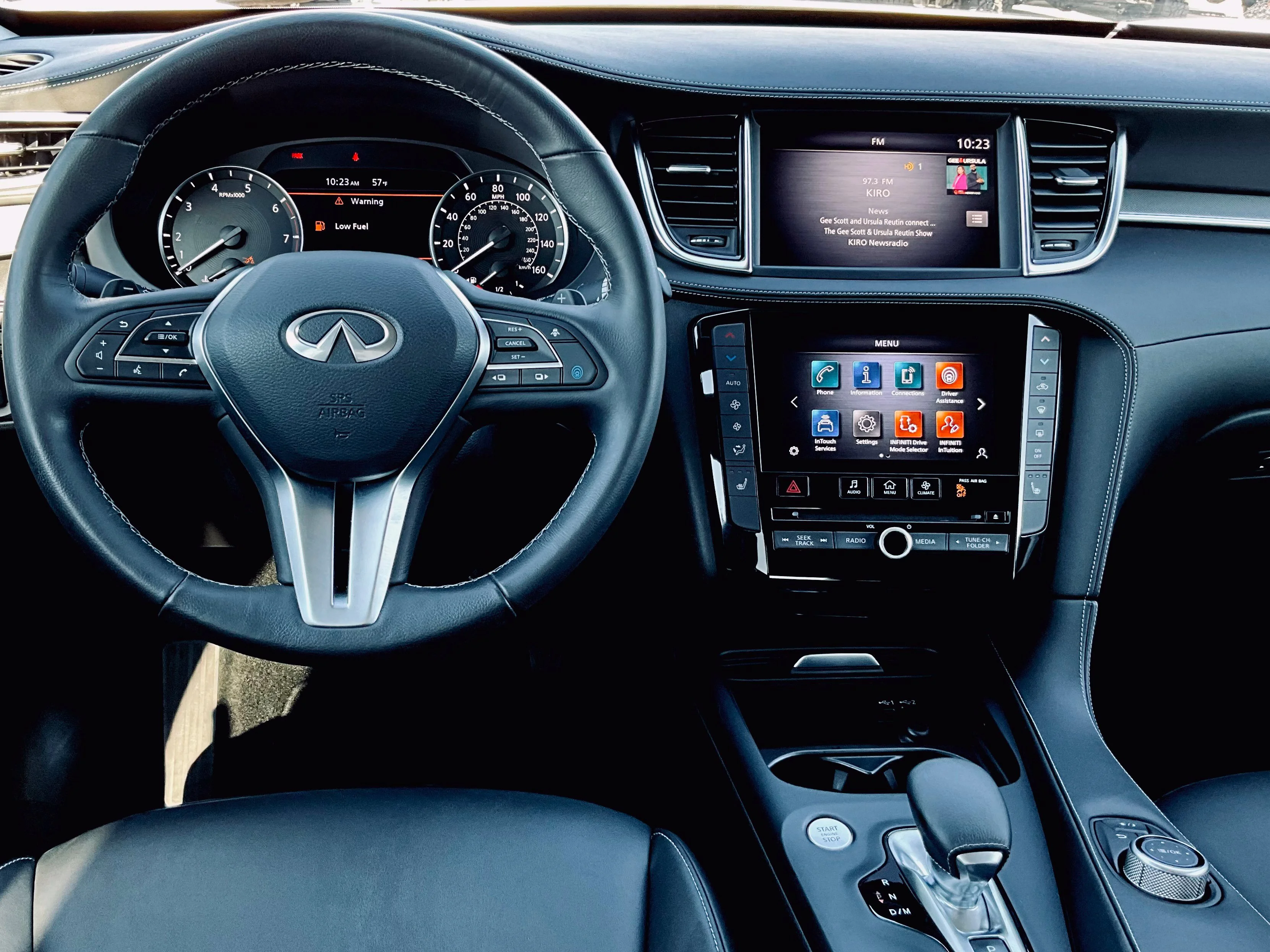 Used 2021 White INFINITI LUXE image 13