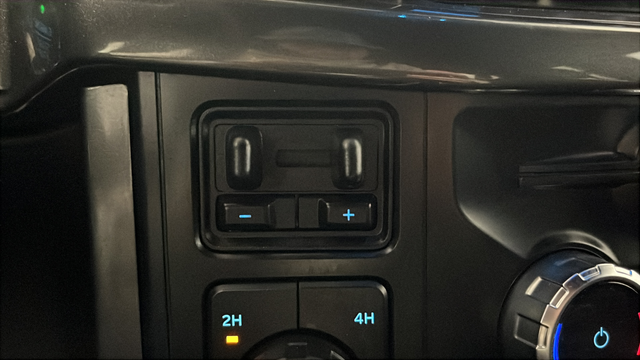 Used 2023 Atlas Blue Metallic Ford XLT image 31