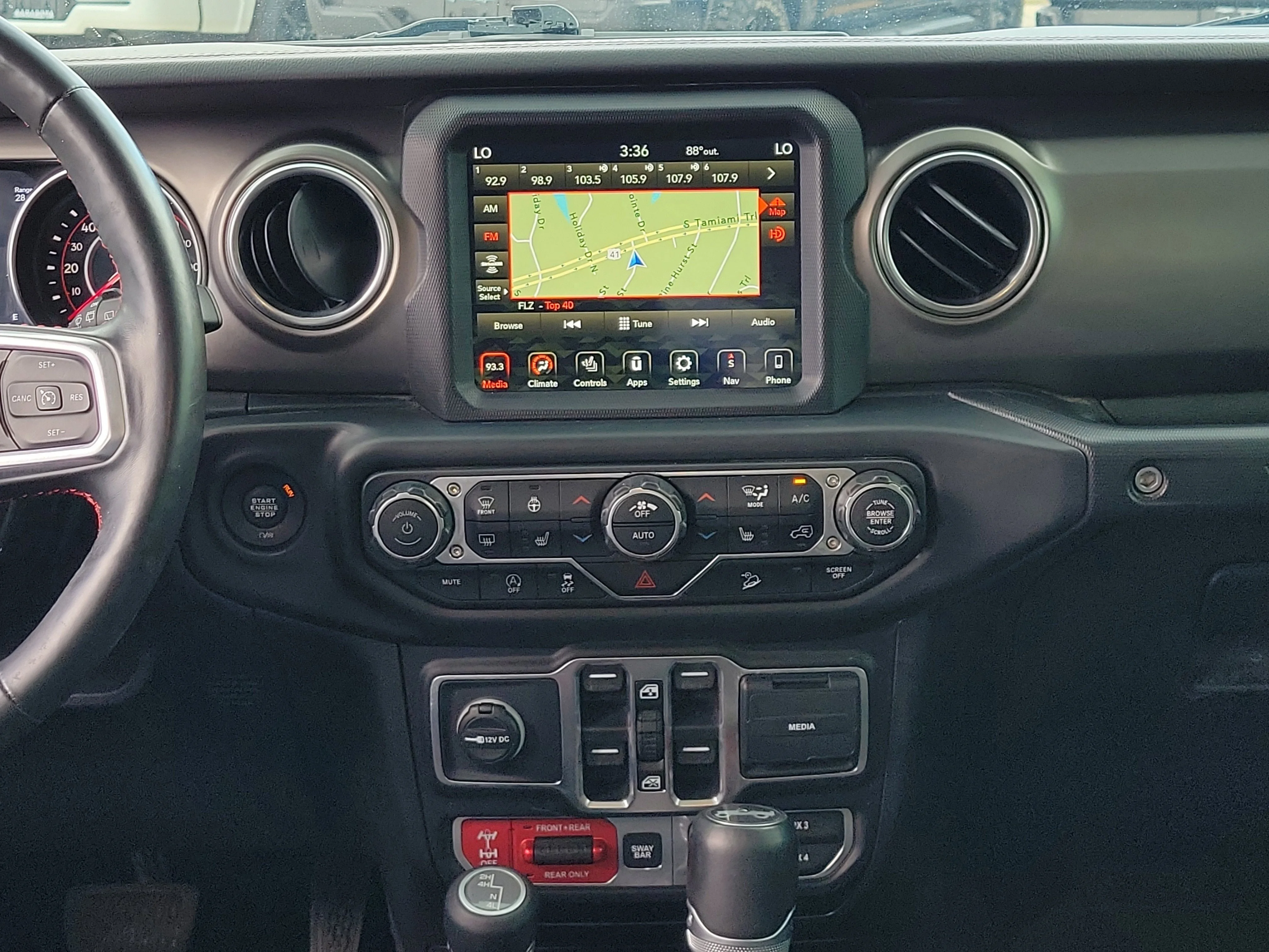 Used 2019 Bikini Pearlcoat Jeep Rubicon image 19