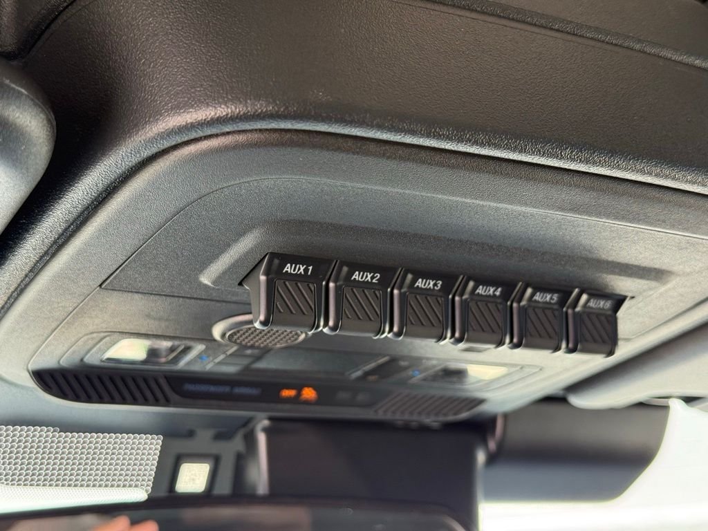 New 2026 Avalanche Gray Ford Badlands® image 9
