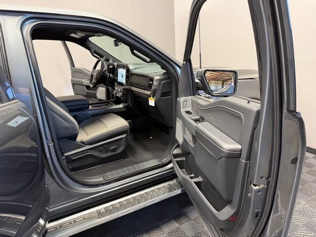 New 2026 Carbonized Gray Metallic Ford XLT image 23