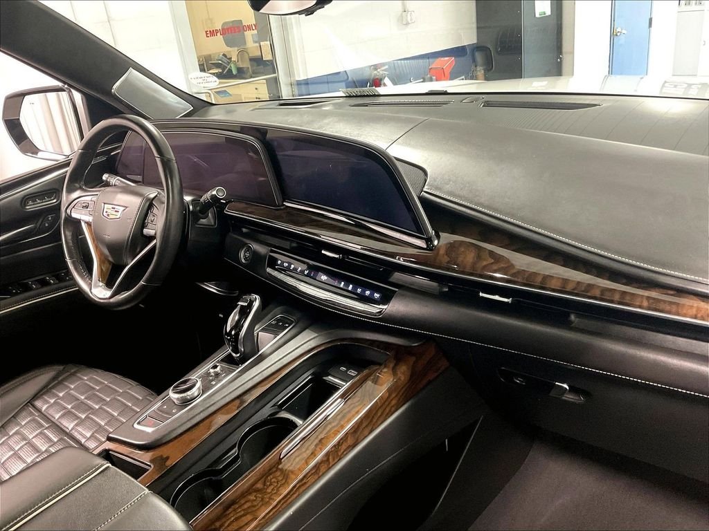 Used 2021 White Cadillac Sport Platinum image 14