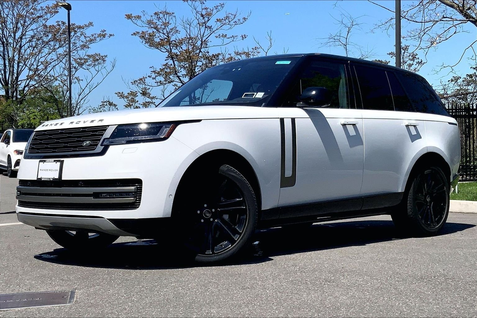 2023 Land Rover Range Rover 3.0 SE SWB's photo