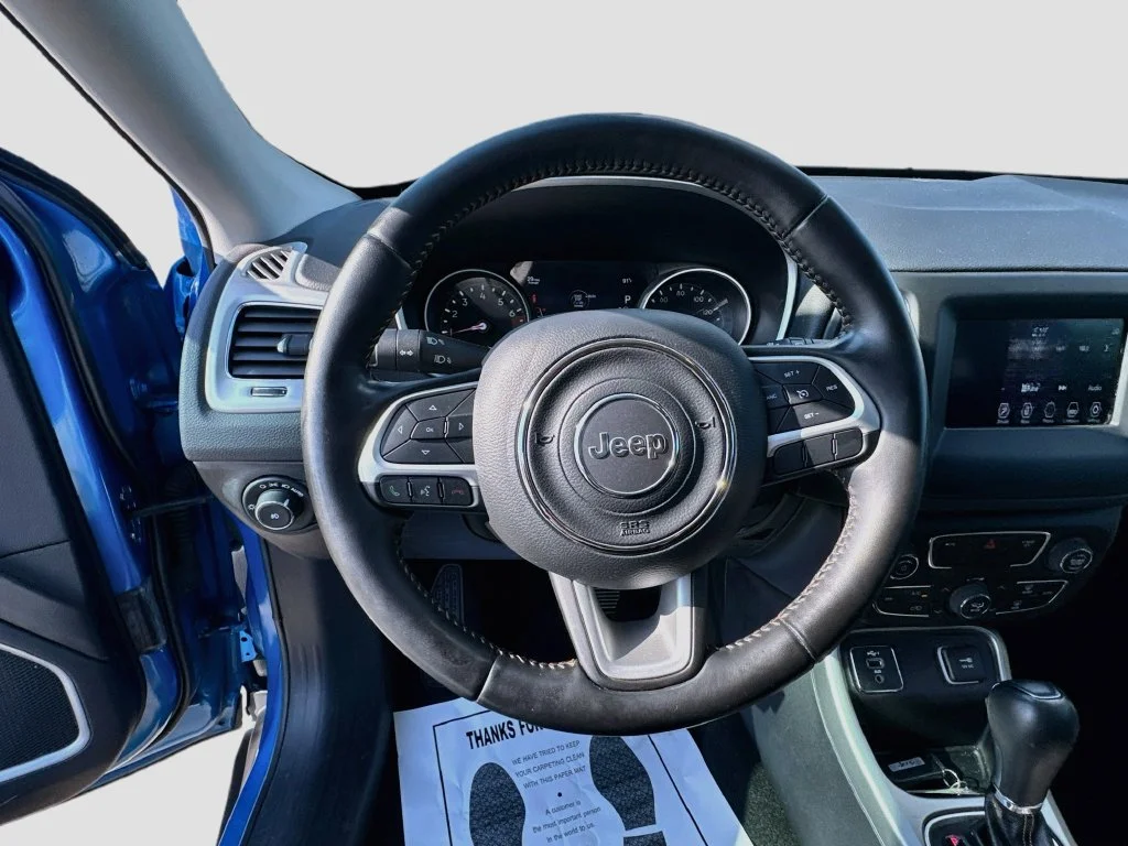 Used 2020 Blue Jeep Latitude image 12
