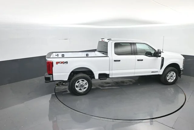 New 2026 Oxford White Ford F-350® XLT image 30