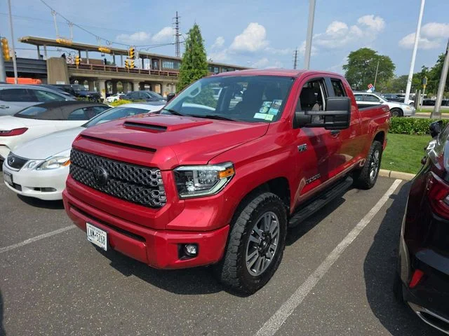 Used 2018 Red Toyota SR5 image 2