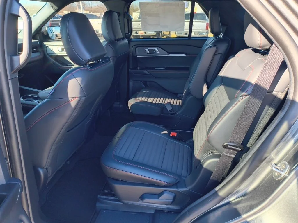 New 2026 Carbonized Gray Metallic Ford ST-Line image 14