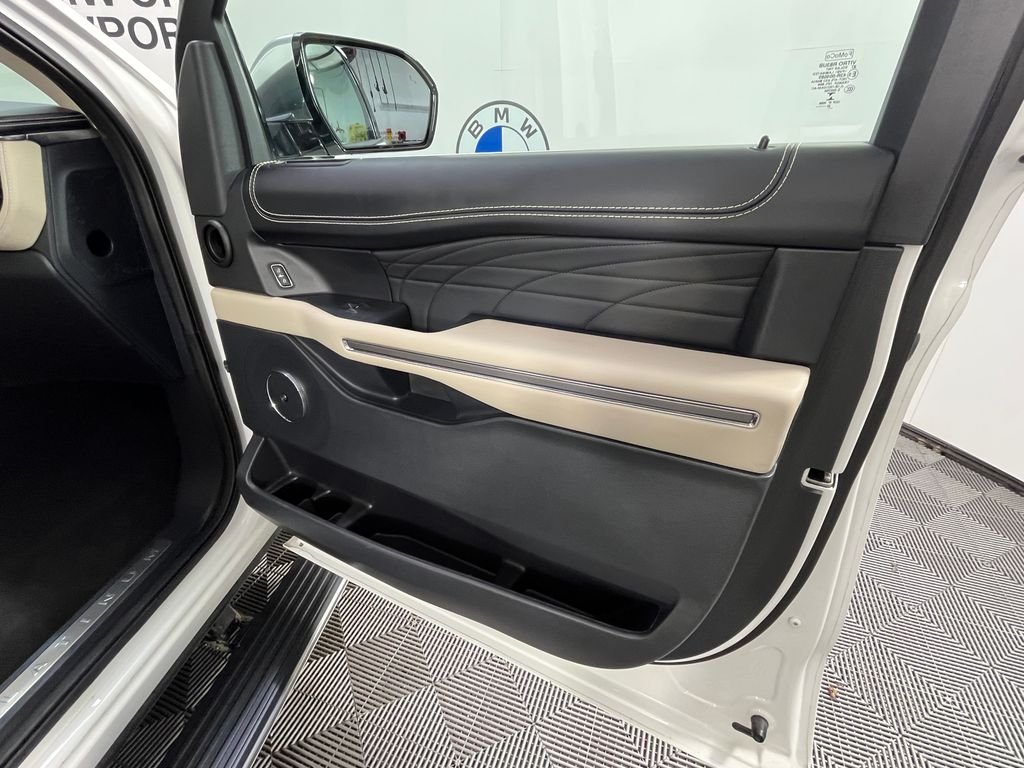Used 2022 White Ford Platinum image 27