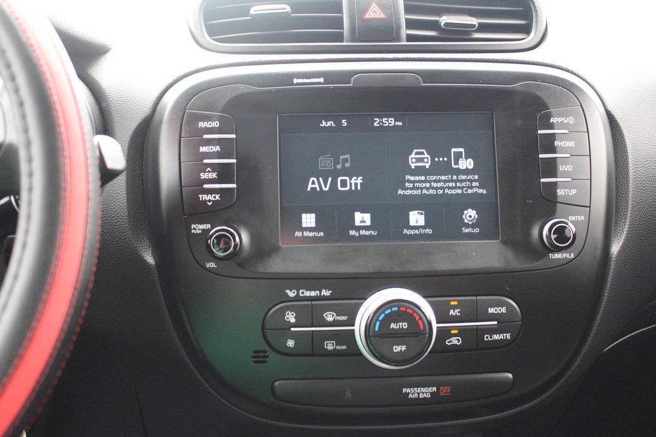 Used 2019 Inferno Red Kia Base 4dr Crossover 6A image 12