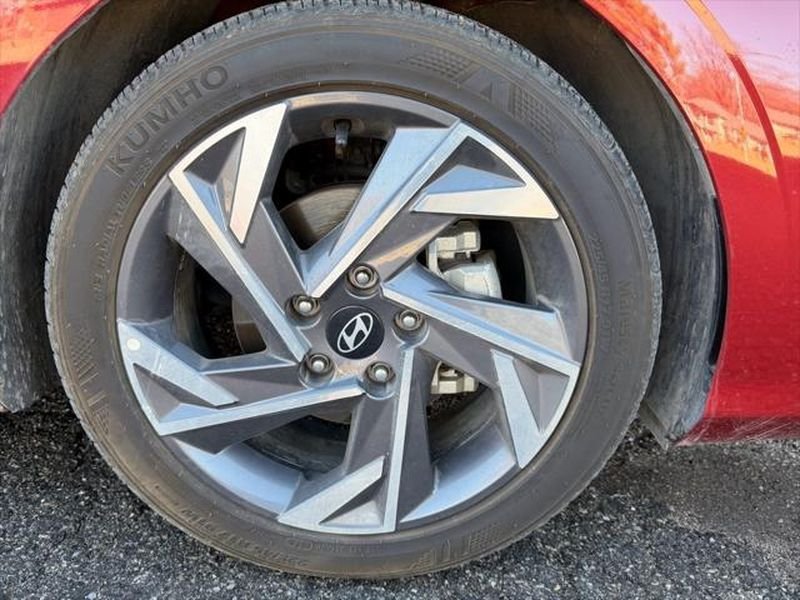 Used 2025 Ultimate Red Hyundai SEL Sport image 9