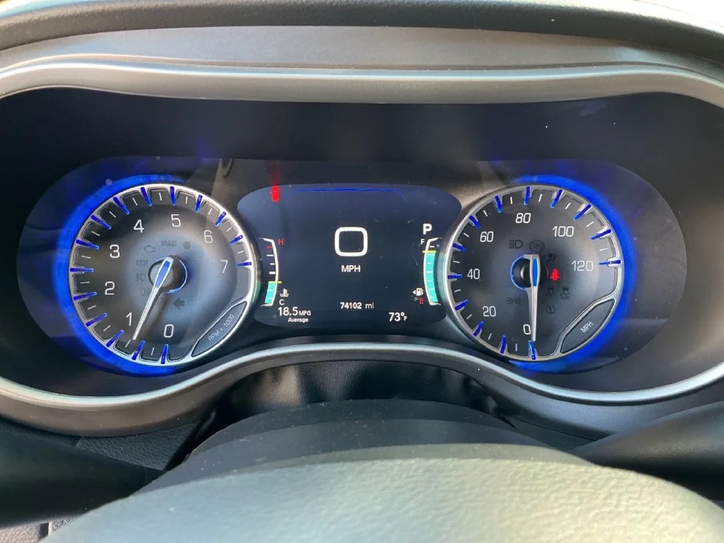 Used 2023 Black Chrysler Touring L image 19