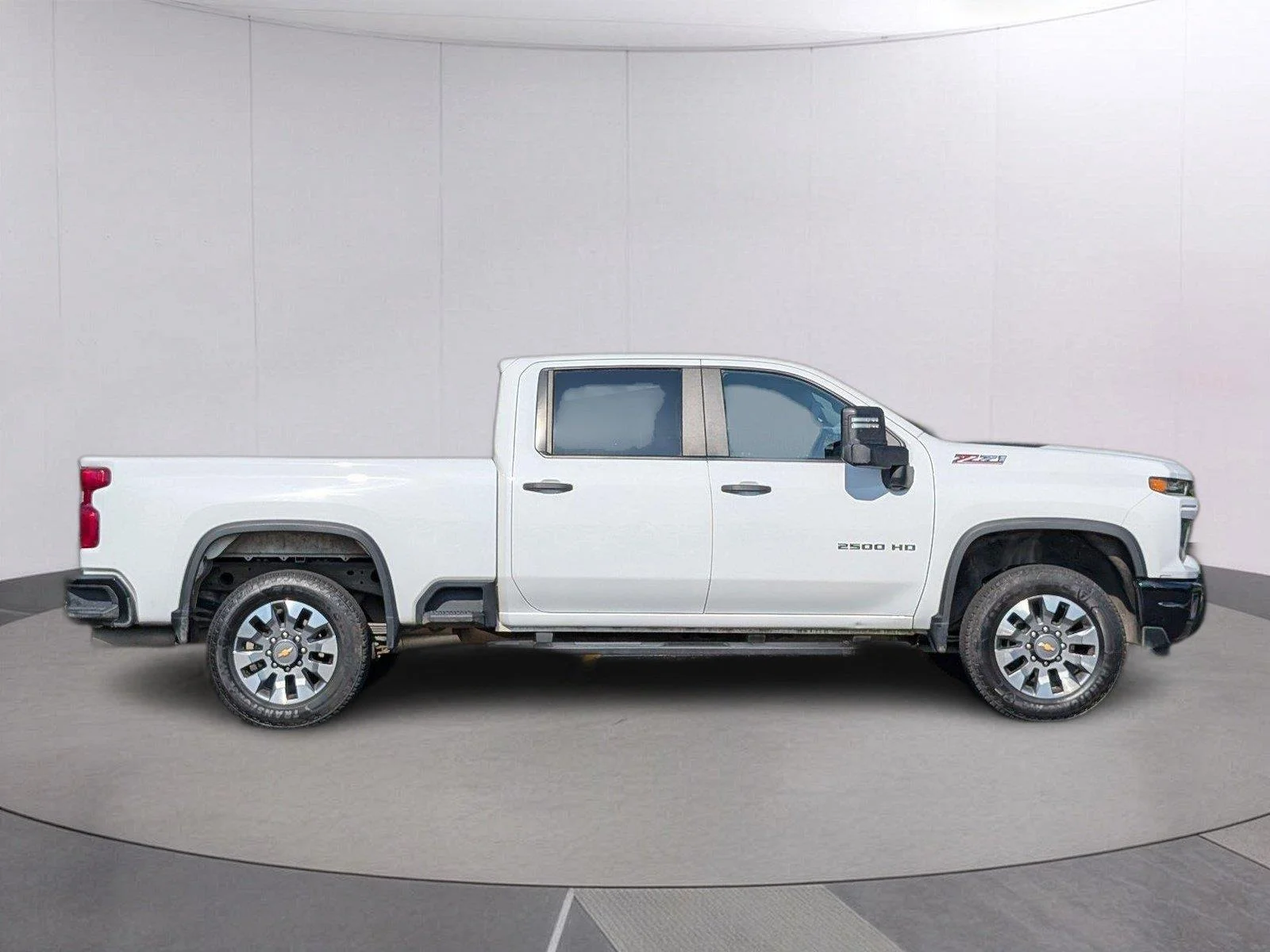 Used 2024 Summit White Chevrolet Custom image 8
