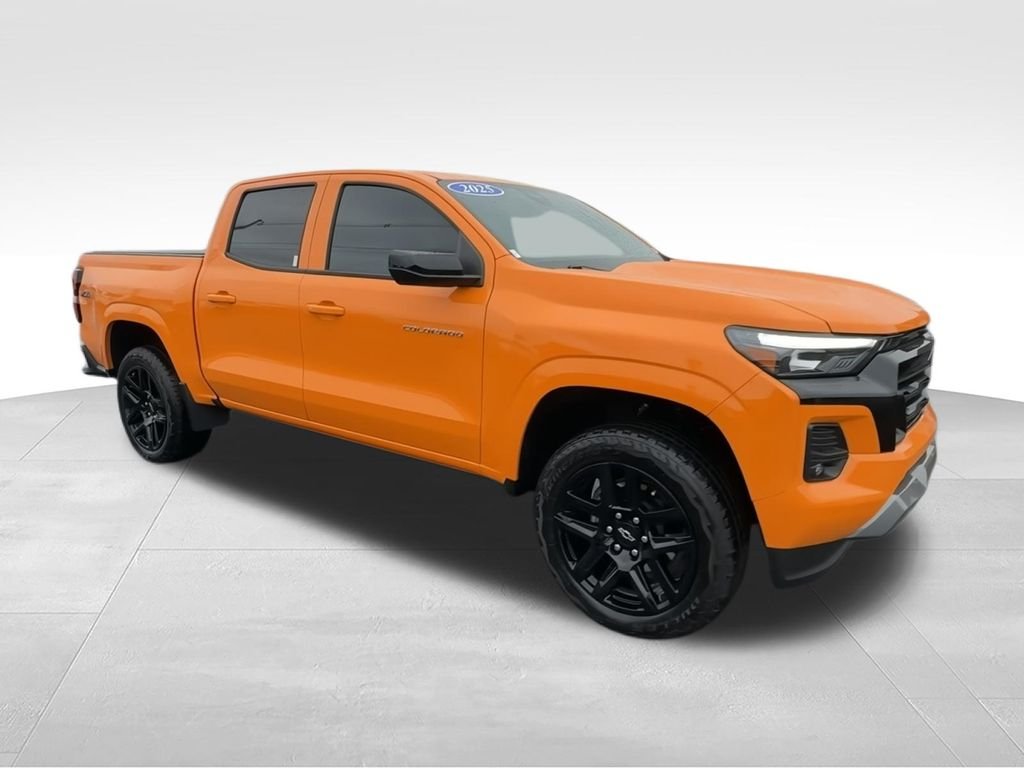 Used 2025 Orange Chevrolet Z71 image 3