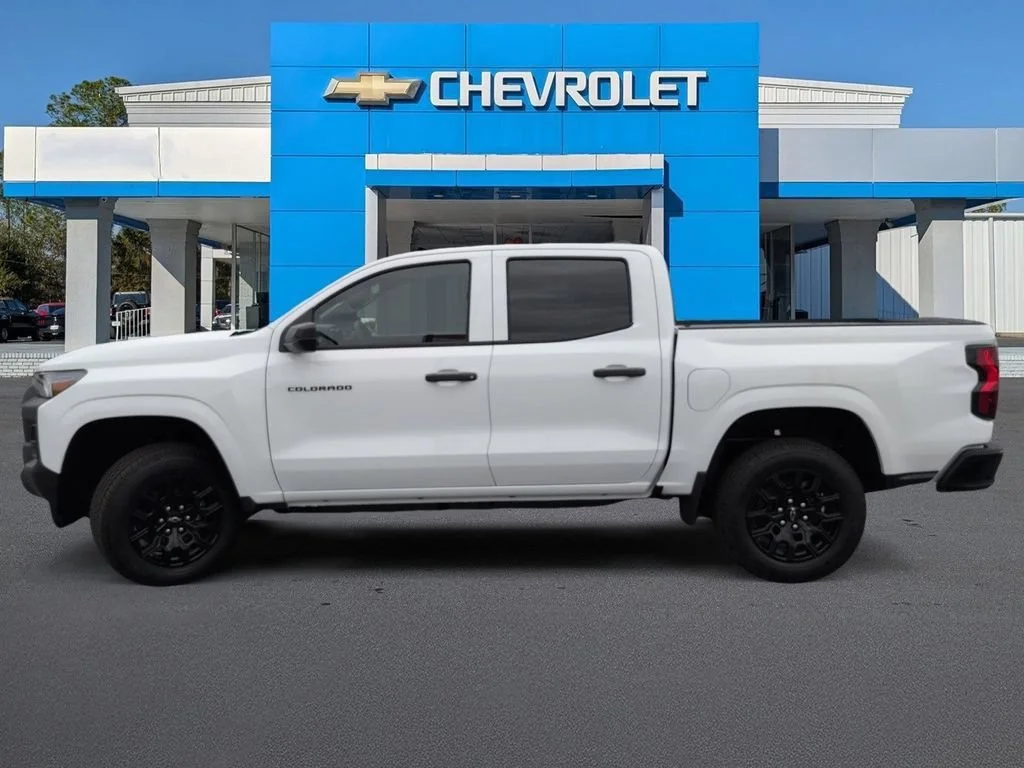 New 2026 Summit White Chevrolet WT image 6