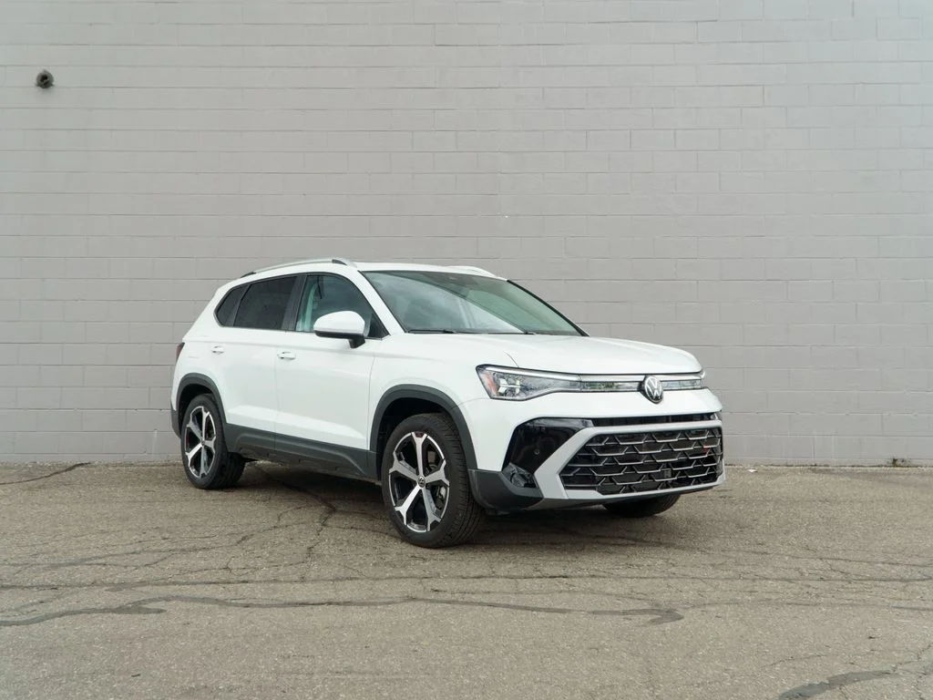 Used 2025 White Volkswagen 1.5T SEL image 9