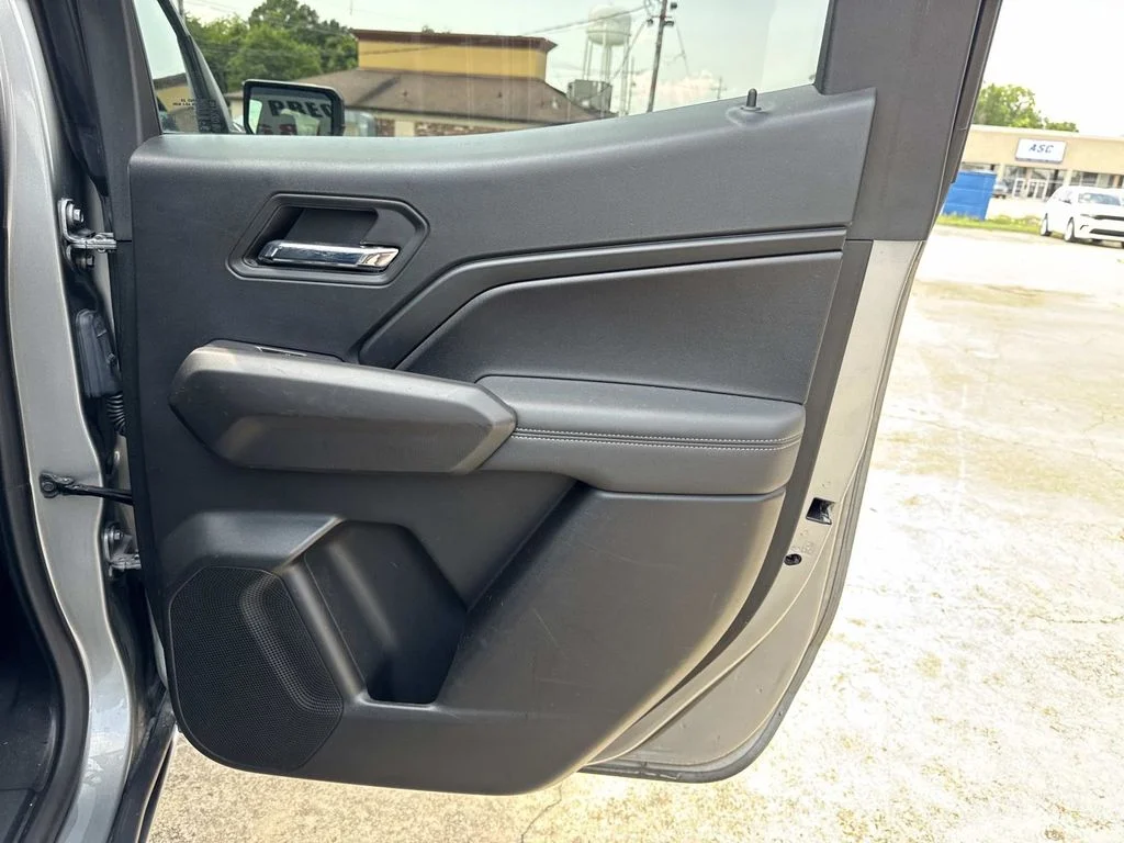 Used 2024 Silver GMC Elevation image 24