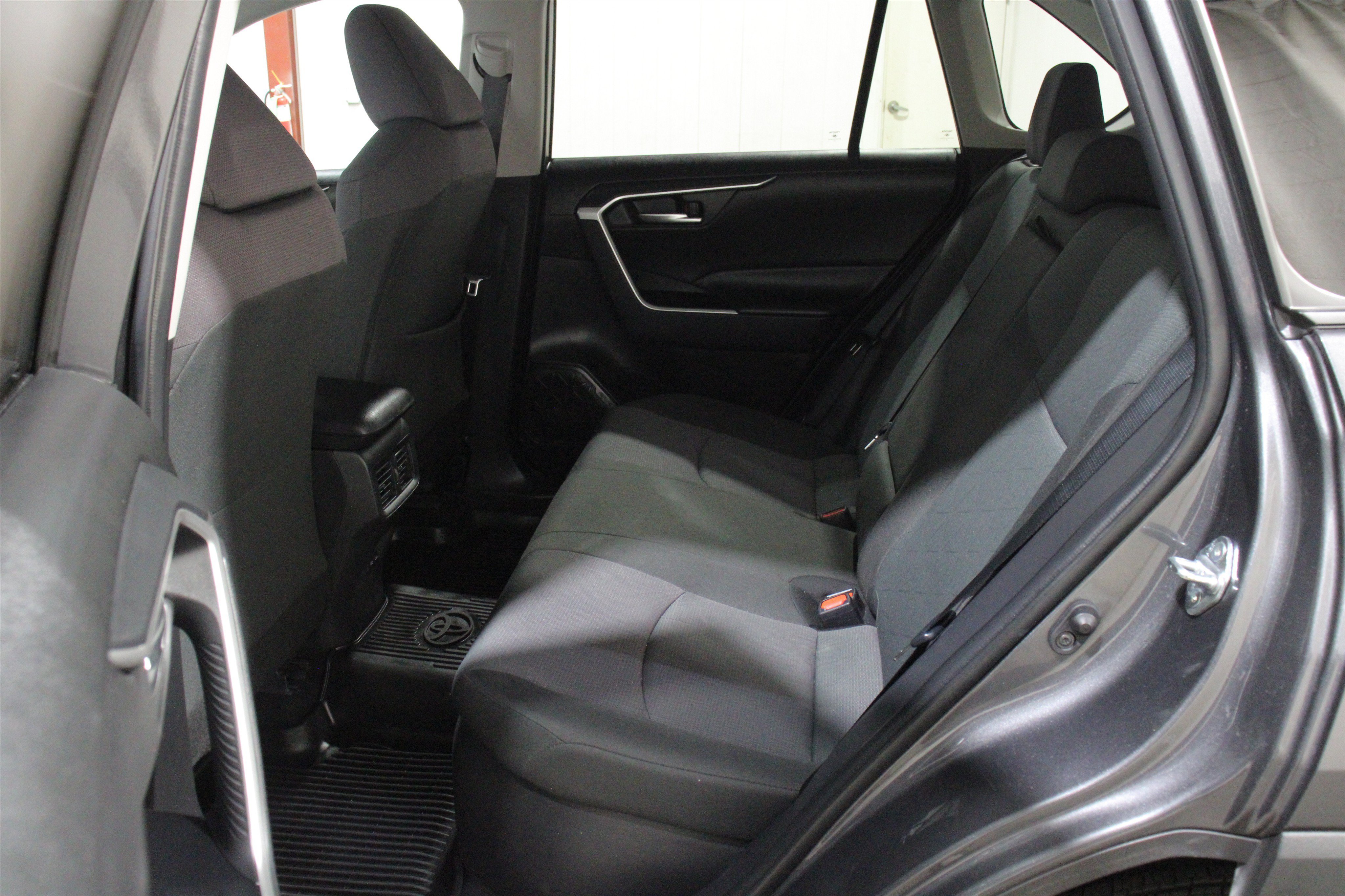 Used 2025 Magnetic Gray Metallic Toyota Hybrid XLE image 24