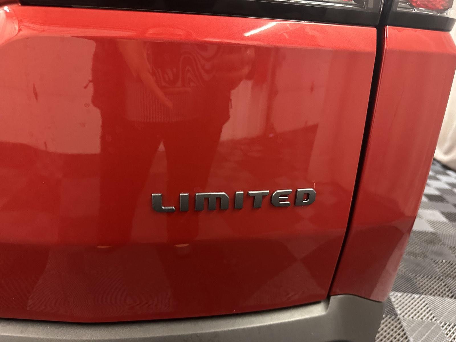 New 2026 Red Hot Pearl-Coat Exterior Paint Jeep Limited image 53
