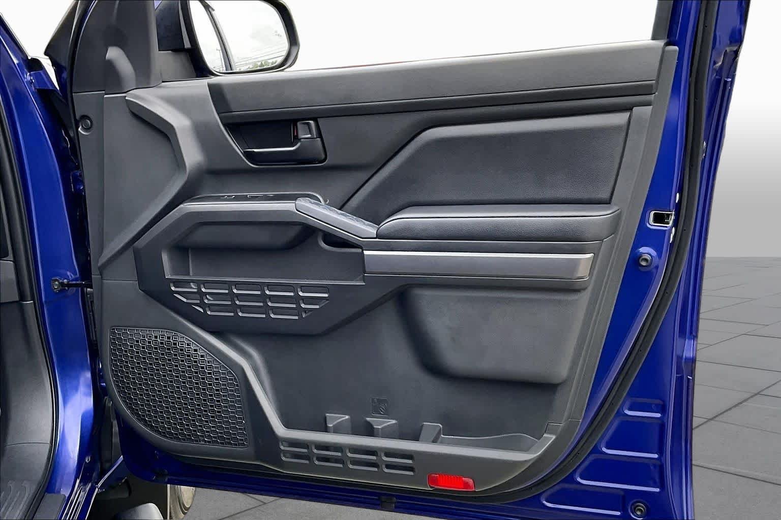 Used 2025 Blue Crush Metallic Toyota SR5 image 21