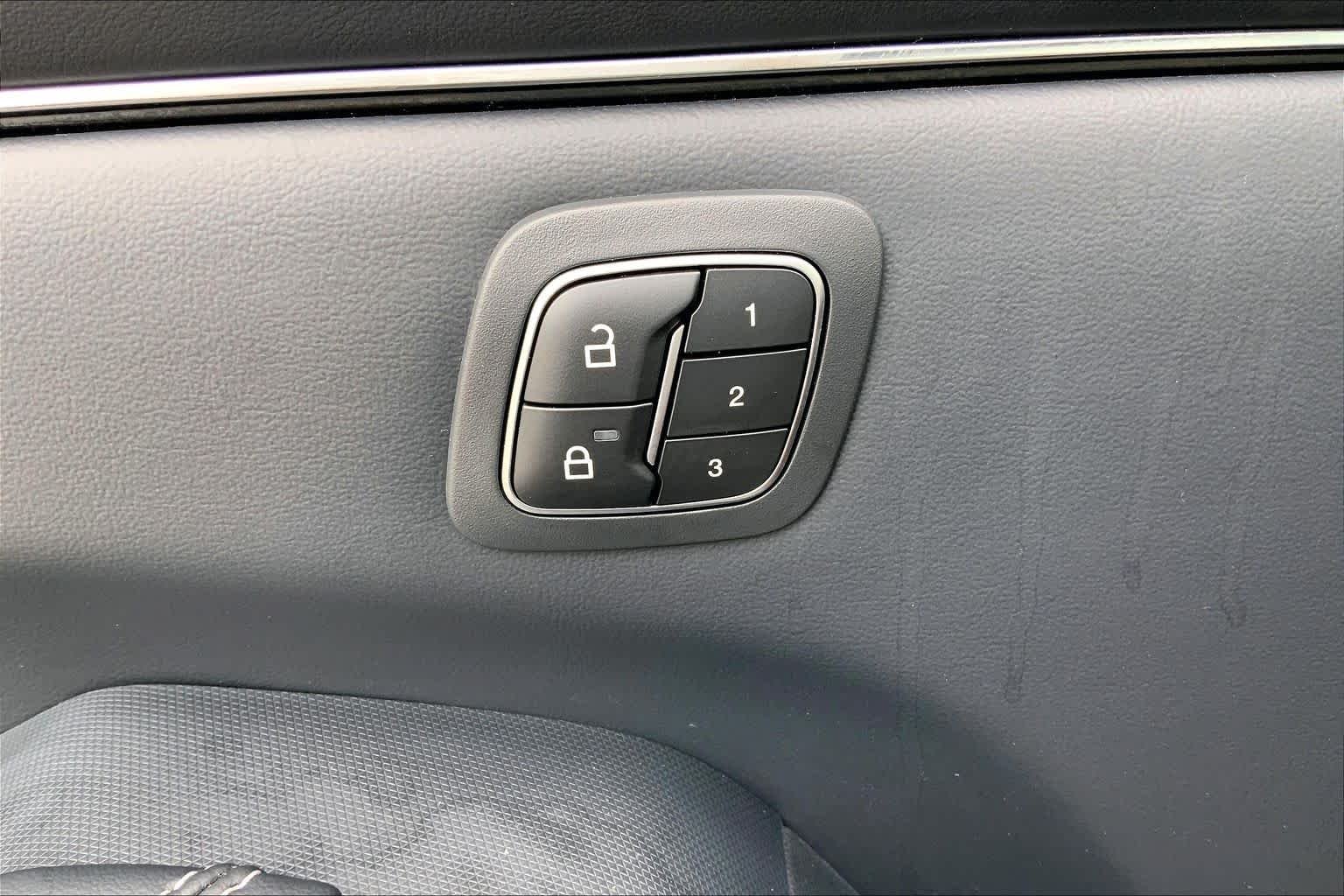 Used 2023 Shadow Black Ford Premium image 33