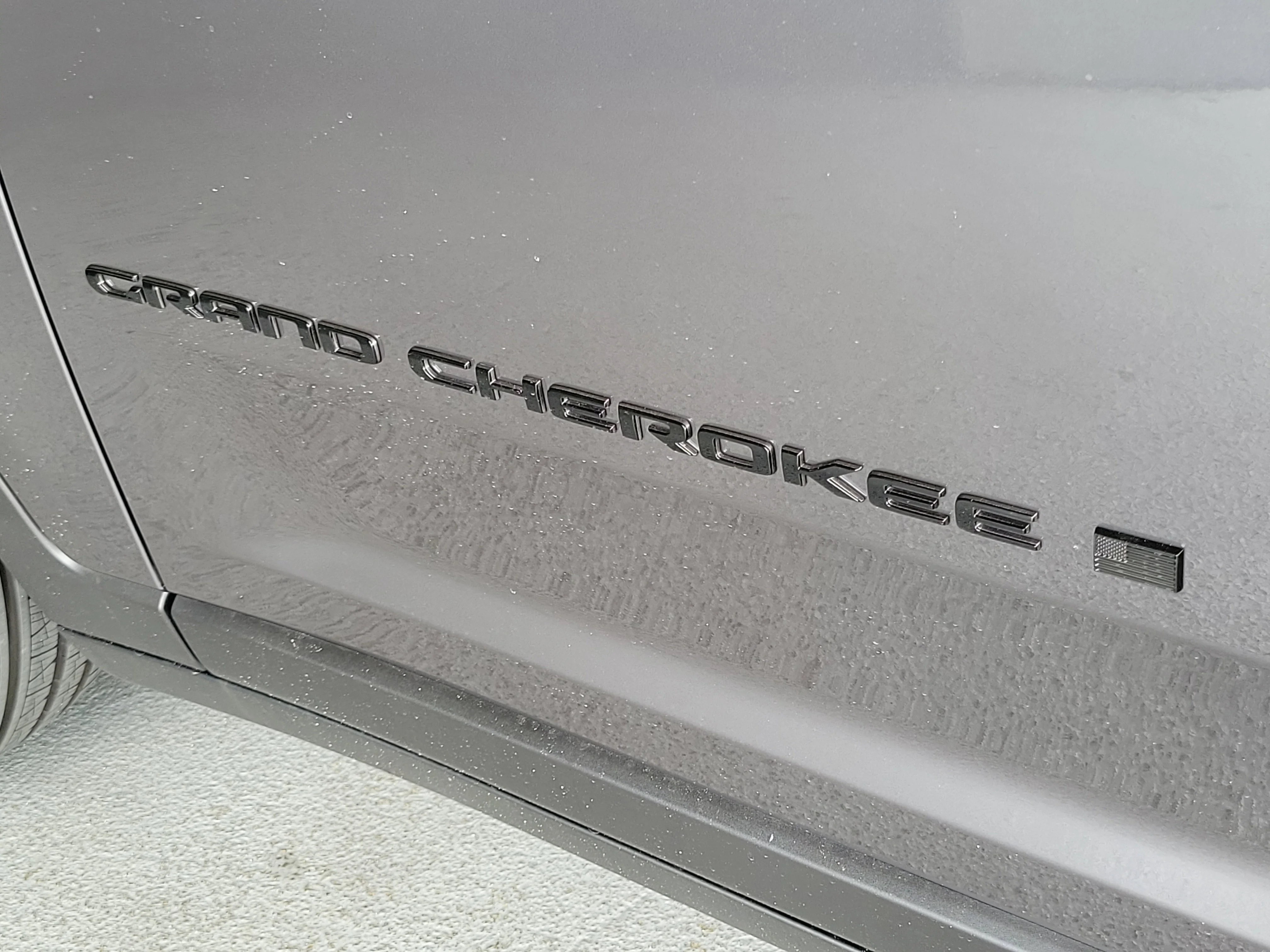 New 2026 Baltic Gray Metallic Clear-Coat Exterior Paint Jeep Limited image 5