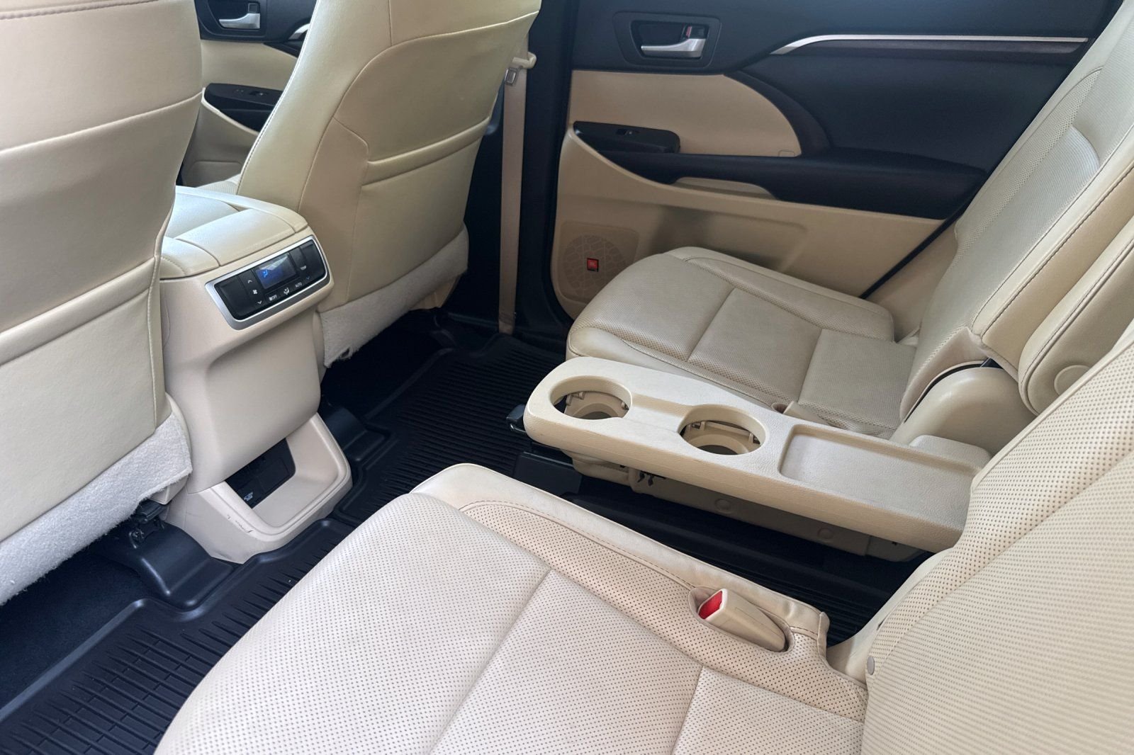 Used 2016 Red Toyota Limited image 12