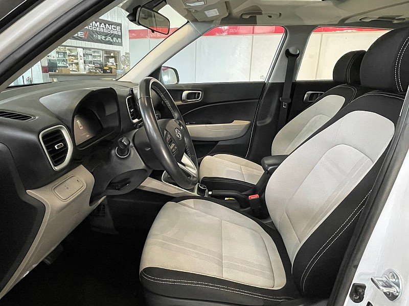 Used 2025 LUNAR WHITE Hyundai SEL IVT image 10