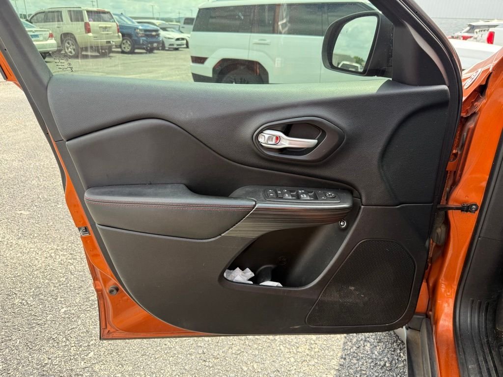 Used 2016 Orange Jeep Trailhawk image 6