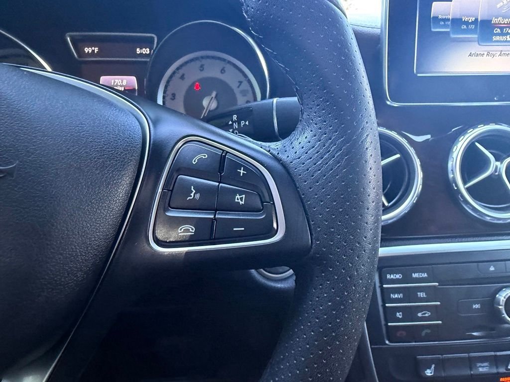 Used 2017  Mercedes-Benz GLA 250 image 24